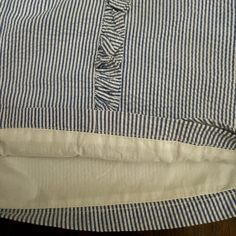 Lauren James Birdie Stripe Ruffle Seersucker Front Shorts SZ:M NWOT - Picture 6 of 11